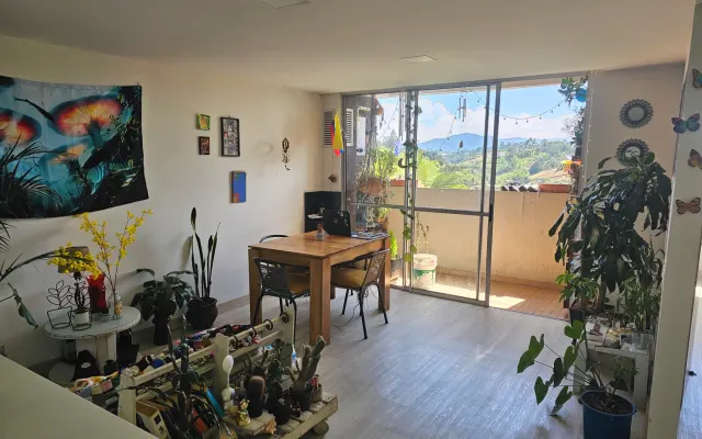 hermoso apartamento ubicado en marinilla, con excelente vista al campo...