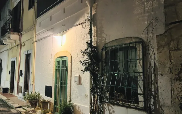 Antica casa di paese 1914 a pochi m dal centro storico medioevale.