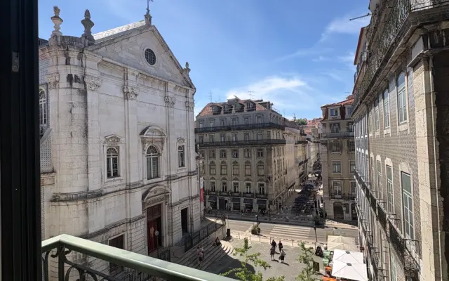 Beautiful apartment in the city center near the river