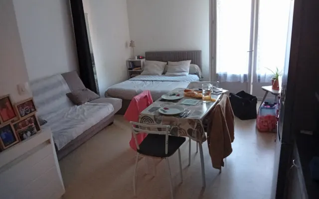 Wohnung, in der Nähe des Stadtzentrums in einer sehr ruhigen Residenz...