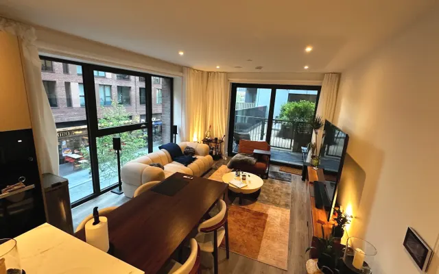 Central London Flat | Fast WiFi + Balcony + Transport