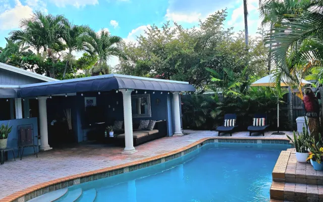 Un oasis tropical apartado | A un paso de Wilton Drive | Piscina de agua...