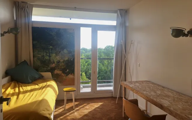 spacious, quiet and stylish shared apartment