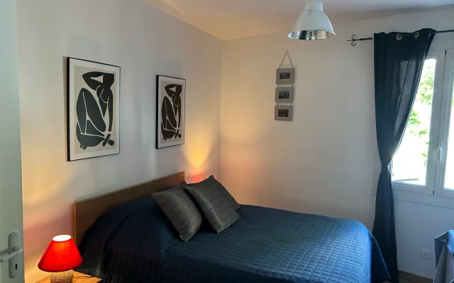 Independent room with private entrance