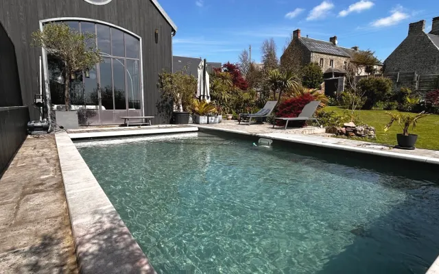 Discover this sublime house on the heights of Agon-Coutainville