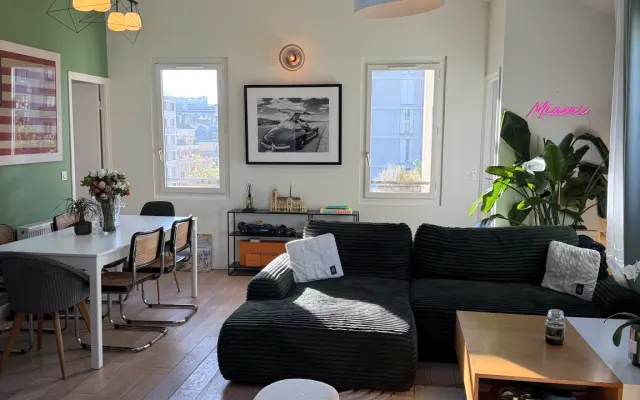 Comfortable shared apartment in Paris 15th district. Separate bedroom