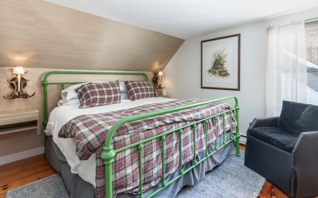 Shagbark, A Rock River Guest House, Camera #2