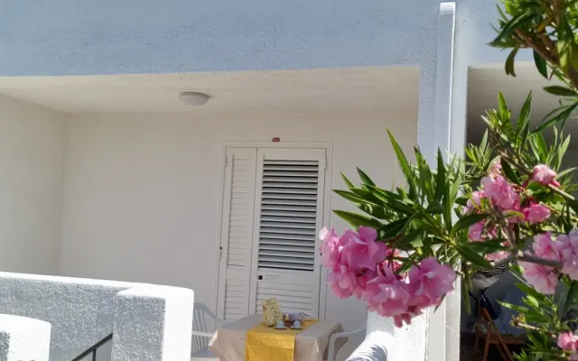 Apartamento com terraço a poucos passos do mar