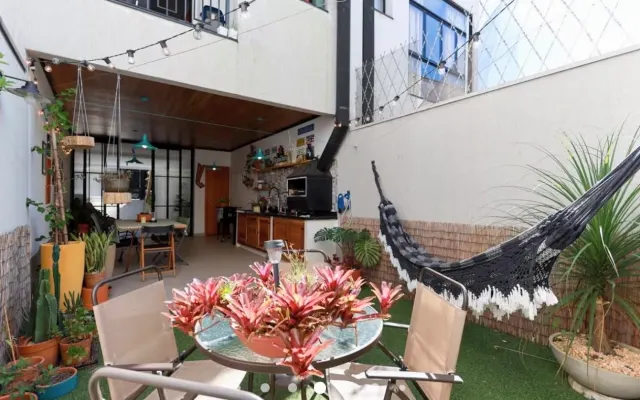 Cozy room in a spacious house with a backyard and barbecue.