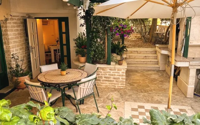 Cute & cozy Apartment Garden