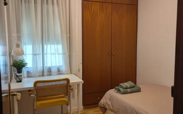Cozy room near Camp nou