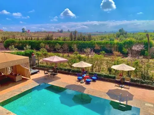 Villa Kenza - Um refúgio de serenidade na estrada para Tahanout.