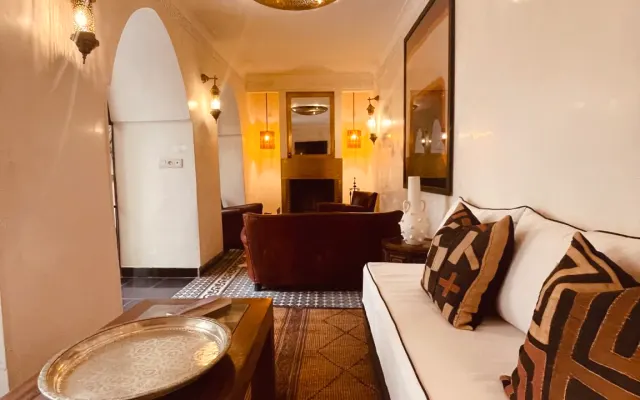 CHARMING BOUTIQUE HOTEL