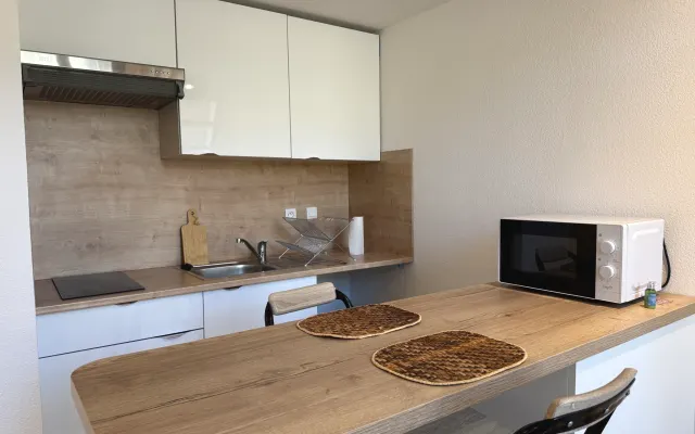 Very nice apartment in the city center and 2 minutes to the sea.