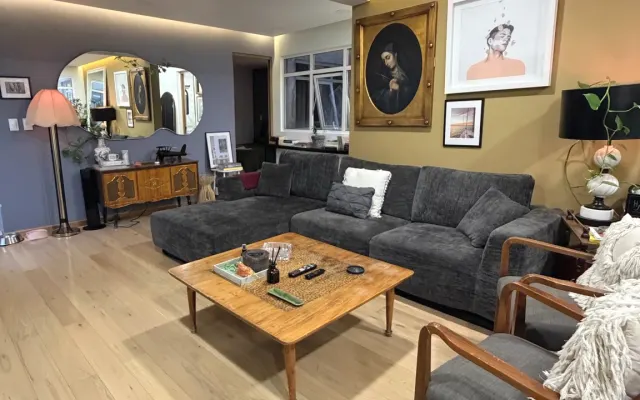 Neue & geräumige Wohnung in bester Lage mit eigenem Zimmer