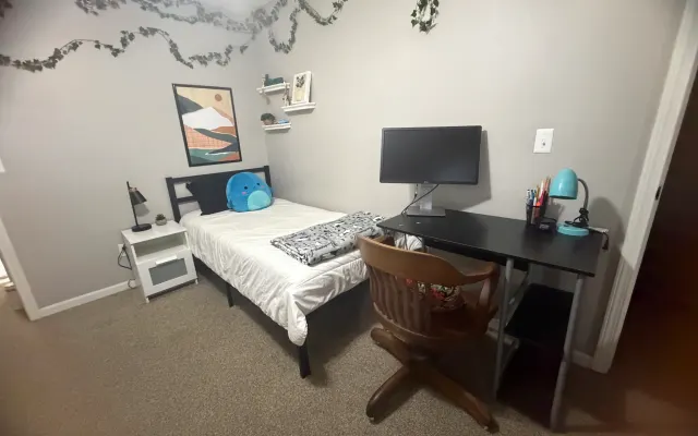 "Minimalist and hospitable"