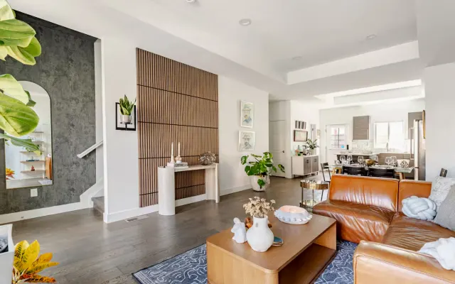 3BR 3.5BA Haus + Garage in Denver