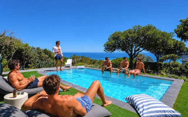 Gryphon Lodge Camps Bay | Oasis gay sólo para adultos con piscina y...