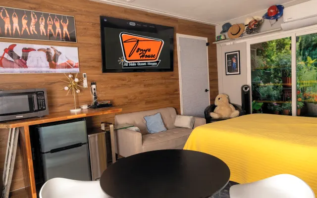 Zimmer 8, 2 Queensize-Betten. POOL UND HOT-TUB KLEIDUNG OPTIONA