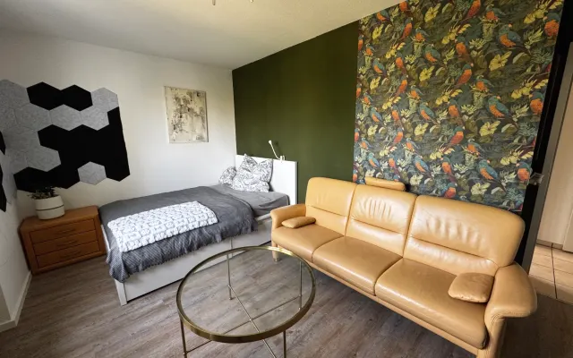 Ruhiges Zimmer mit Balkon in München