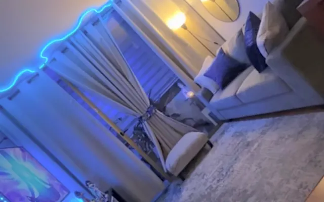 Camera privata con bagno e letto matrimoniale a Santiago Centro.
