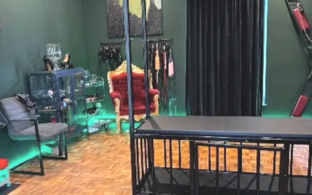Belgique Dungeon Suite