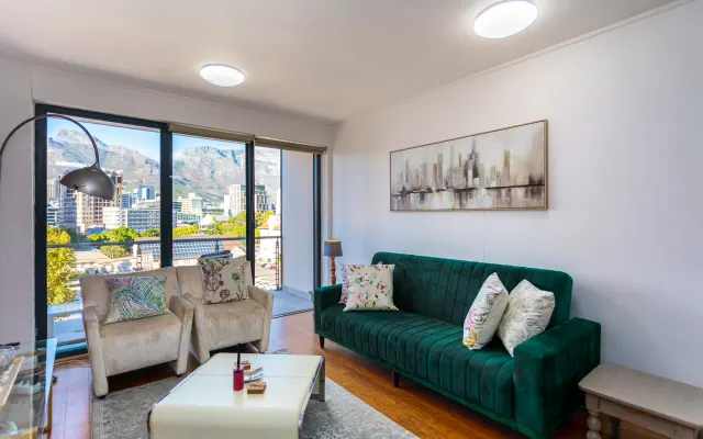 Apartamento de 2 dormitorios con vistas a la montaña y a la ciudad en...