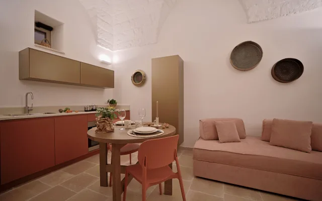 Detached house with balcony in the historic center in Ostuni.
