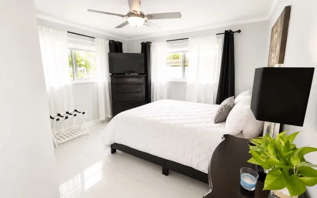 Quarto 02 quarto de hóspedes, Queen Bed Luxury House, 10min de Wilton...