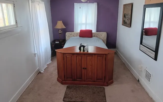 Room with a great backyard and gameroom. Food for meals provided.