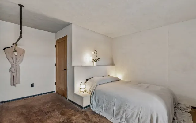 Kit Inn Wetrock | Private Adults-Only Desert Retreat