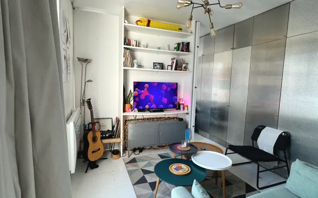 Beautiful top-floor apartment with a view of the inner courtyard