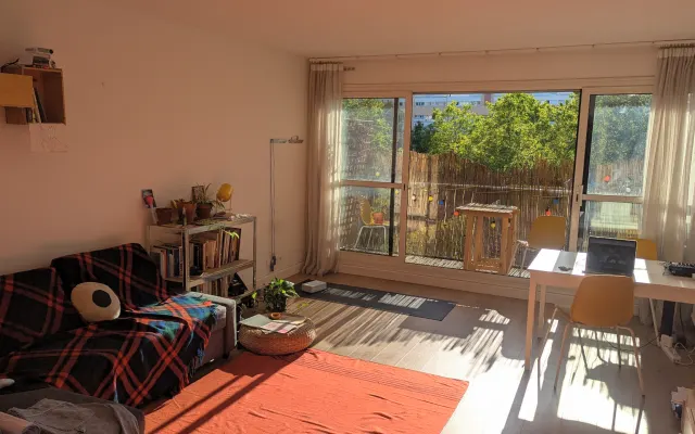 Rent a cozy room or apartment with a balcony / Aubervilliers