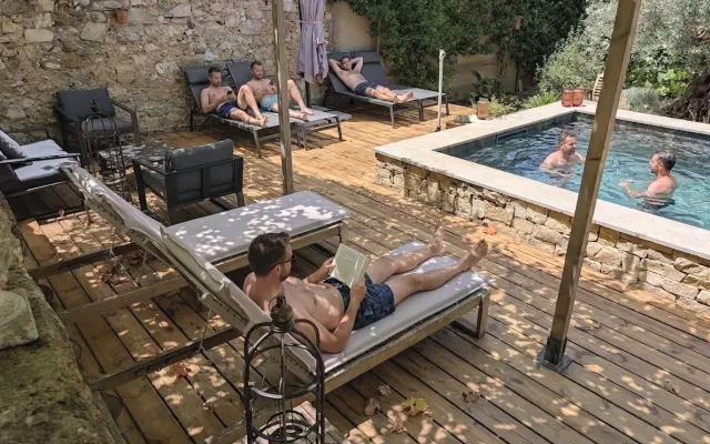 La Suite Gignac, au cœur du village entièrement rénovée et climatisée