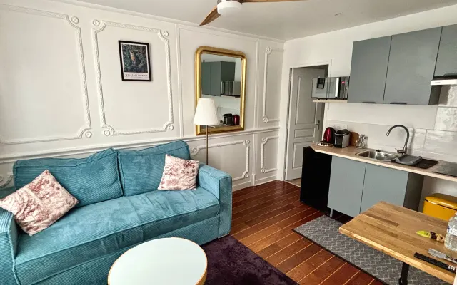 2-room apartment in the heart of downtown