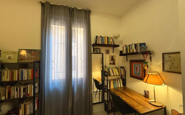 Habitación privada renovada en el centro - metro y Termini a pie
