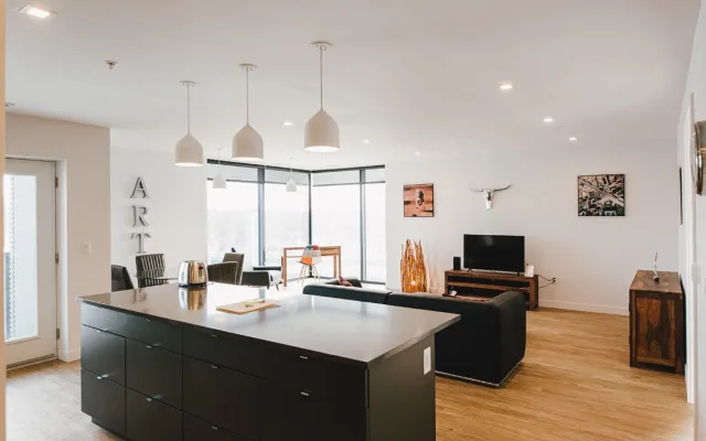 Stradbrook 2BR in Winnipeg | Fully Furnished | Short Term Rental