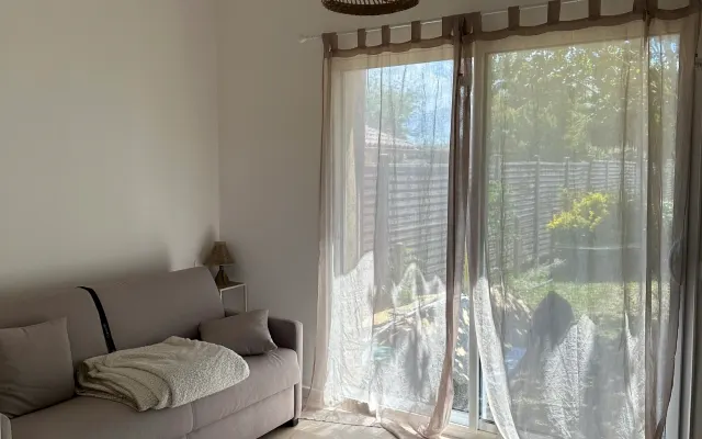 Gartenstudio, 20 m2...
3 km von den Stränden des Bassin...