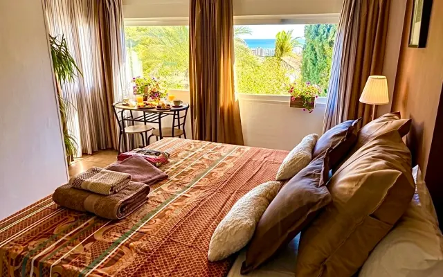 Naturist single or double room
