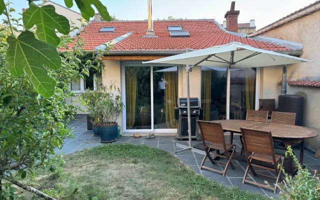 Petite chambre privée dans maison au calme en deuxième corps