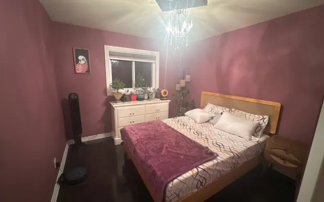 Comfortable private room available in a family home