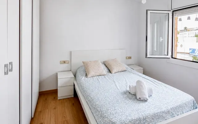 Wunderschönes, großes Zimmer am Strand von Barceloneta