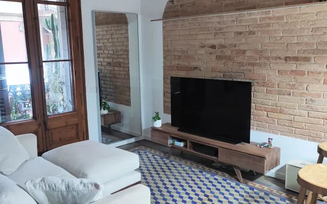 Charming Room Just Steps from the Beach 2