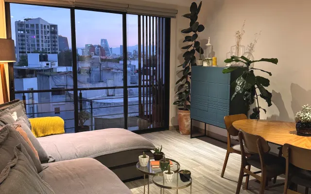 Private room with a balcony in Naples!