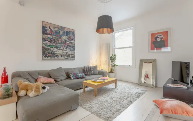 beautiful 2 bedrooms 1 bathroom apartment