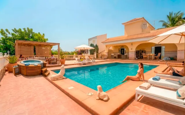 Fincateza: Oasis de Alto Rendimiento y Bienestar en Maspalomas