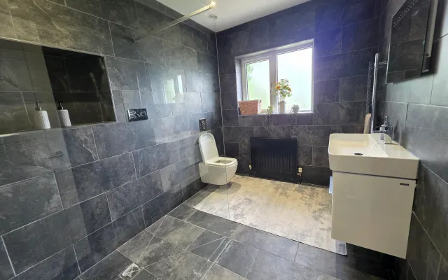 Torbrook House · Instow · Sleeps 10 · Estuary Views & Sun Deck