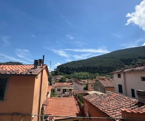 Apartamento no centro histórico de Buti, a 20 km de Pisa e de Lucca