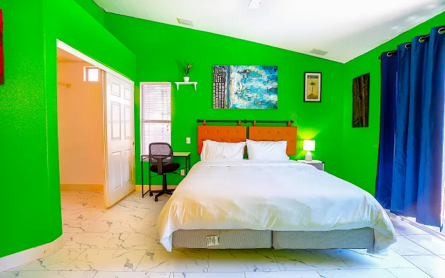 Suite King + Piscina | Se admiten mascotas, cerca del circuito de Las...