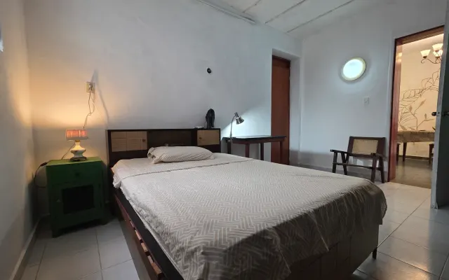 Private room in a home in the historic district near the main market